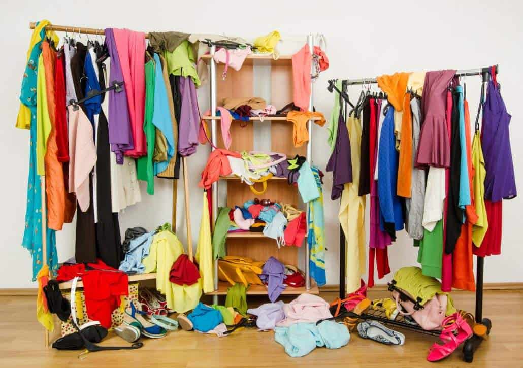 Organizando guarda-roupas 