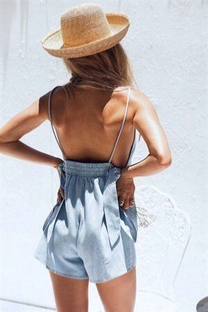 Foto: Moda no verão: usar o macacão como calça, dobrado sobre o cós, é  truque de styling para deixar o look mais fresquinho - Purepeople